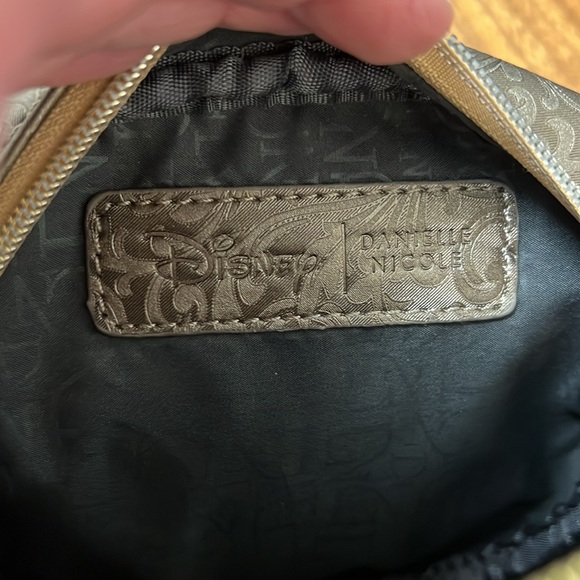 NEW Danielle Nicole Disney Cinderella 70th Anniversary Wedding Carriage Purse - Picture 7 of 10